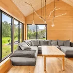 4 Bedroom Stunning In Hjelmeland