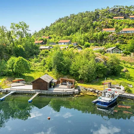 別荘 4 Bedroom Stunning In Hjelmeland