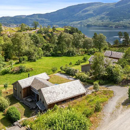 4 Bedroom Stunning In *