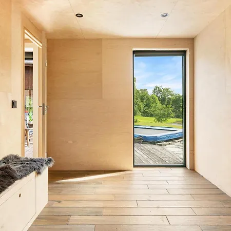 4 Bedroom Stunning In Ferienhaus *