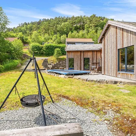 Dom wakacyjny 4 Bedroom Stunning In