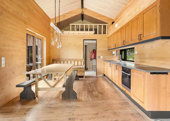 4 Bedroom Stunning In * Hjelmeland