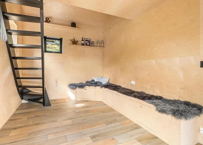 4 Bedroom Stunning In *