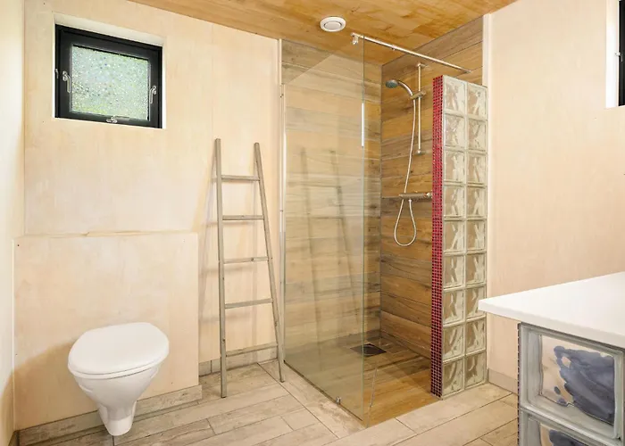 4 Bedroom Stunning In Hjelmeland