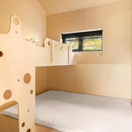 4 Bedroom Stunning In Semesterbostad